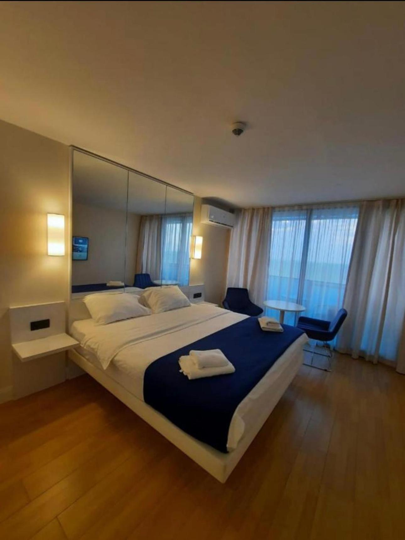 Orbi City Apartment With Sea View Batumi Exterior photo
