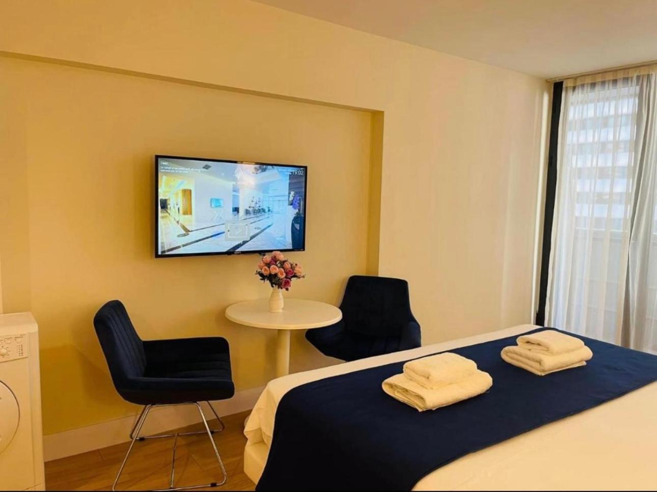 Orbi City Apartment With Sea View Batumi Exterior photo