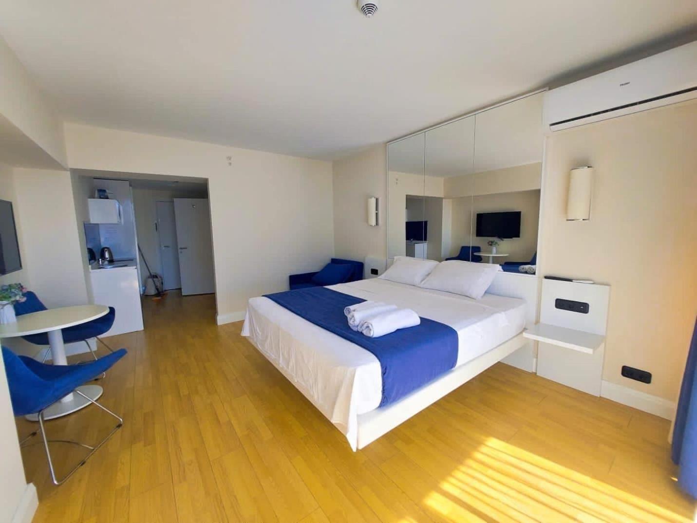 Orbi City Apartment With Sea View Batumi Exterior photo