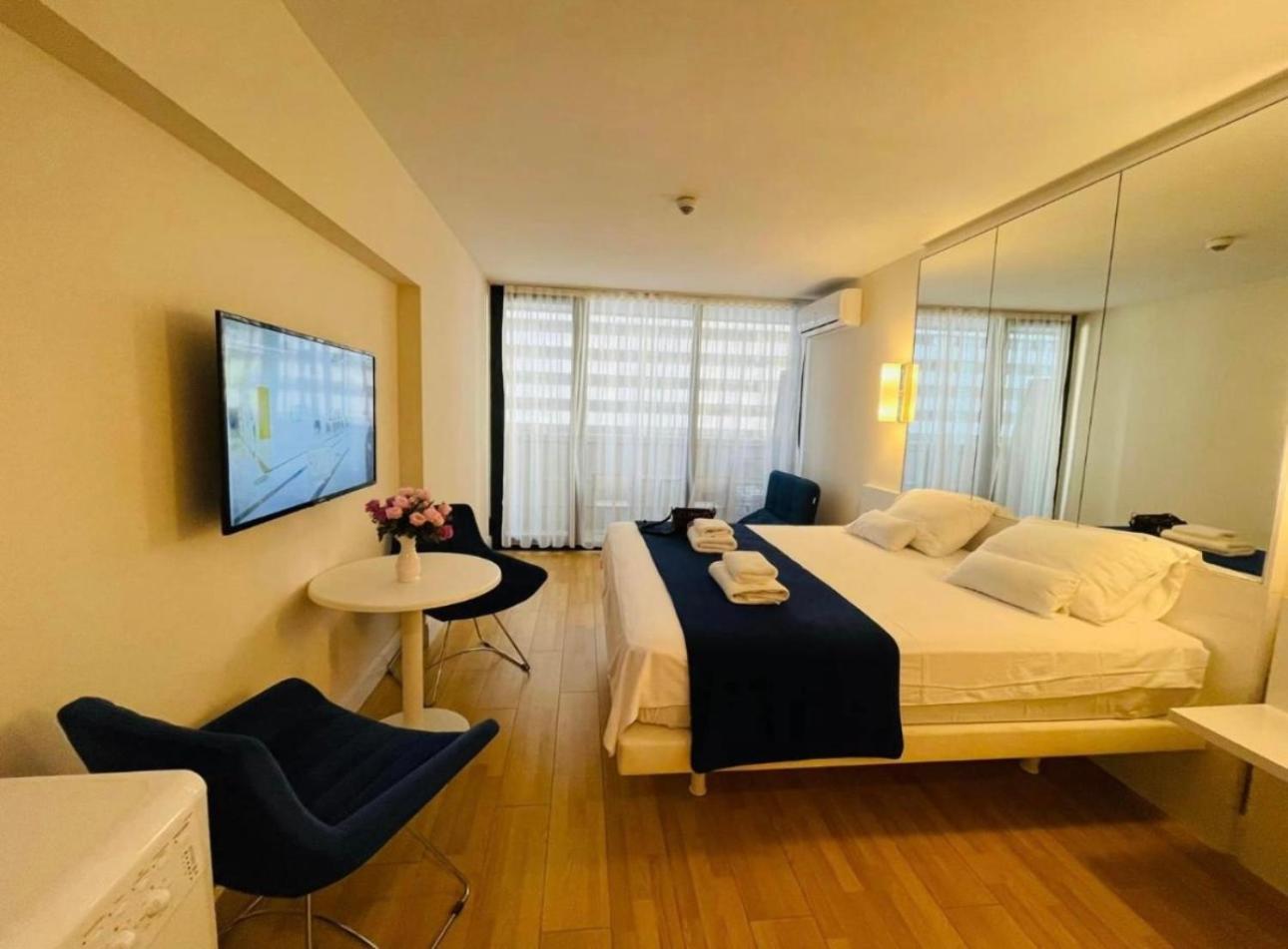 Orbi City Apartment With Sea View Batumi Exterior photo
