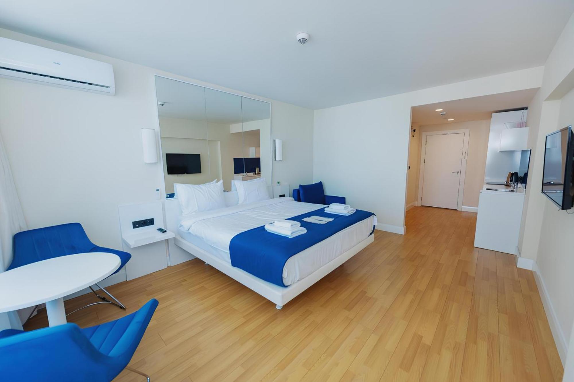 Orbi City Apartment With Sea View Batumi Exterior photo